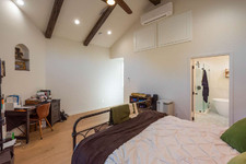 Enlarge photo 47