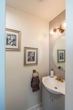 Enlarge photo 65
