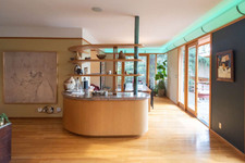 Enlarge photo 8