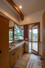 Enlarge photo 69