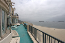Enlarge photo 90