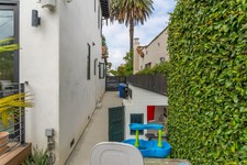Enlarge photo 67