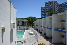 Enlarge photo 22