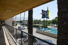 Enlarge photo 12