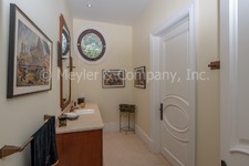 Enlarge photo 47