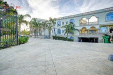 Enlarge photo 117