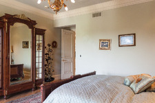 Enlarge photo 68
