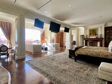 Enlarge photo 86