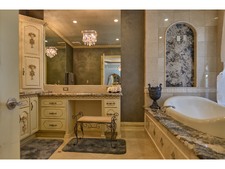 Enlarge photo 114