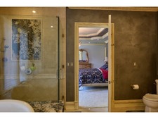 Enlarge photo 115