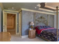 Enlarge photo 116