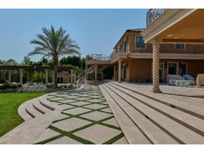 Enlarge photo 141