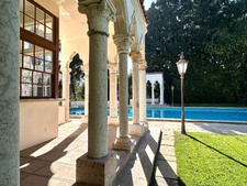 Enlarge photo 63