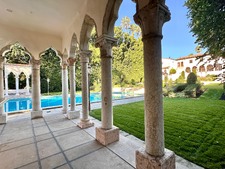 Enlarge photo 111