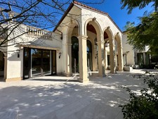 Enlarge photo 37