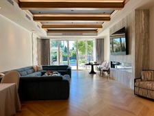 Enlarge photo 46