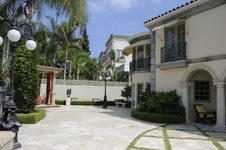 Enlarge photo 34