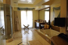Enlarge photo 54