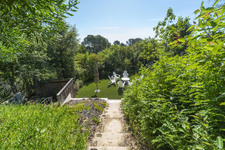 Enlarge photo 106