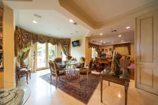 Enlarge photo 37