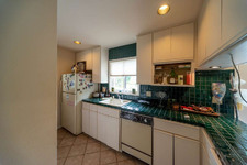 Enlarge photo 90