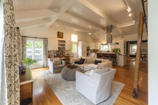 Enlarge photo 38