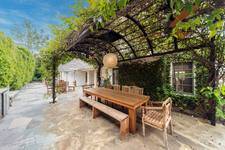 Enlarge photo 105