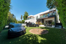 CAST 12852 Encino