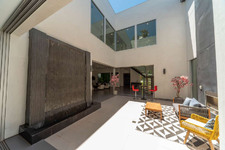 Enlarge photo 92