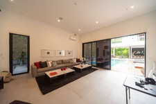 Enlarge photo 37