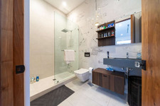 Enlarge photo 72