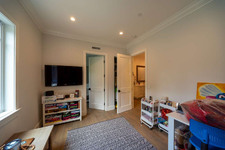 Enlarge photo 34