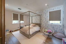 Enlarge photo 73