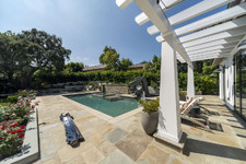 Enlarge photo 106