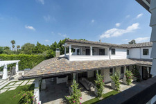 Enlarge photo 118