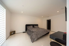 Enlarge photo 54