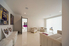 Enlarge photo 59