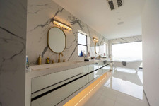 Enlarge photo 79