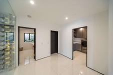 Enlarge photo 112