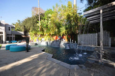 Enlarge photo 98
