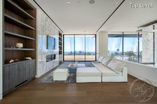 Enlarge photo 92