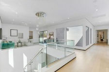 Enlarge photo 25