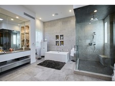 Enlarge photo 38