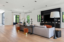 Enlarge photo 32