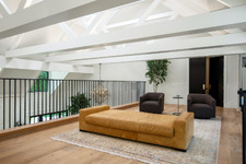 Enlarge photo 53