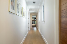 Enlarge photo 68