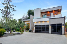 Universal A314--TZ Tarzana