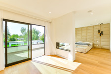 Enlarge photo 62