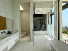 Enlarge photo 68
