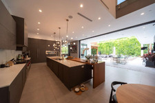 Enlarge photo 18